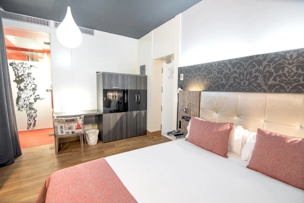 Kleines Doppelzimmer — Petit Palace Museum