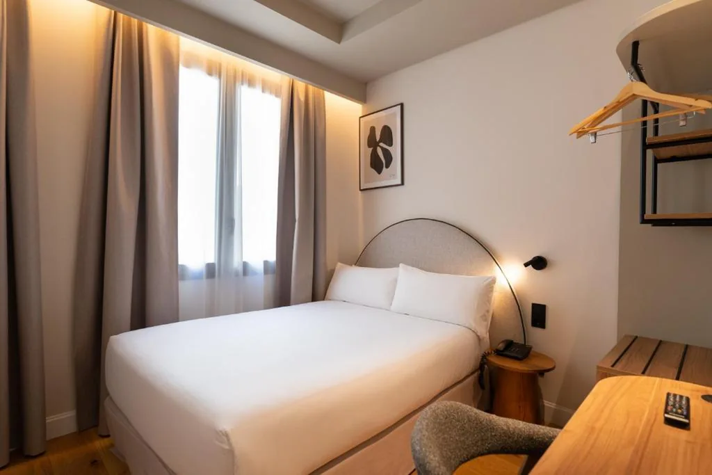 Quarto Individual — Petit Palace Preciados