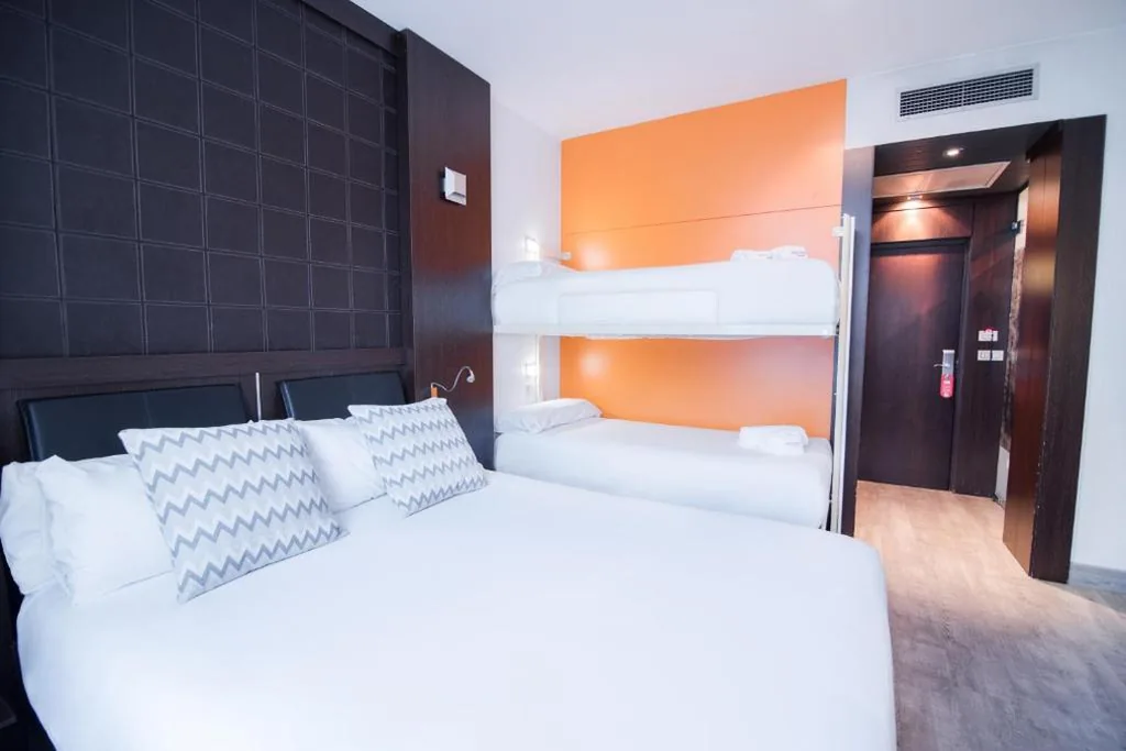 Habitación Cuádruple (4 adultos) — Petit Palace President Castellana