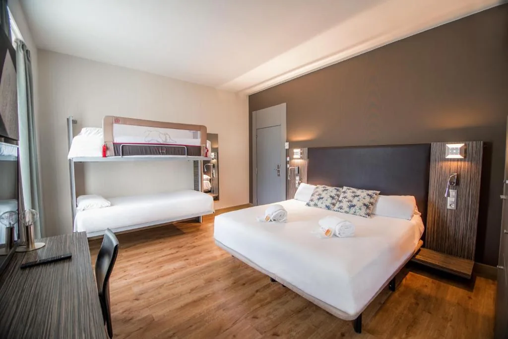 Habitación cuádruple — Petit Palace Santa Cruz