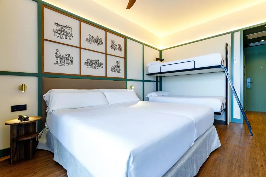 Camera quadrupla con vista sul mare — Petit Palace Tamarises