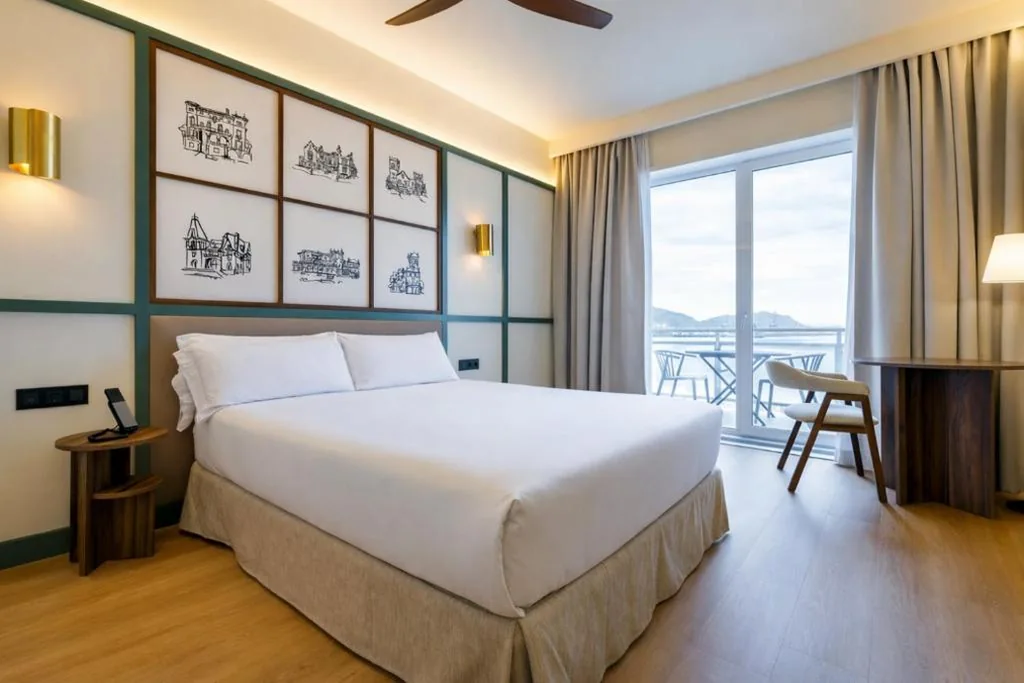 Camera doppia con terrazza e vista sul mare — Petit Palace Tamarises