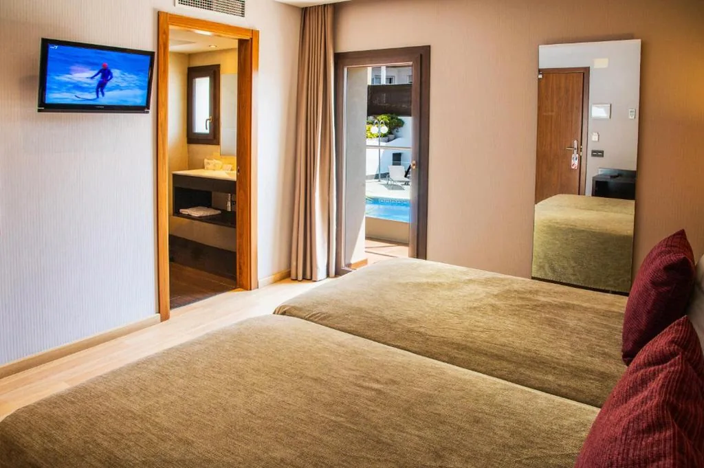 Comfort Double Room - 2 Beds — Petit Palau - Adults Only