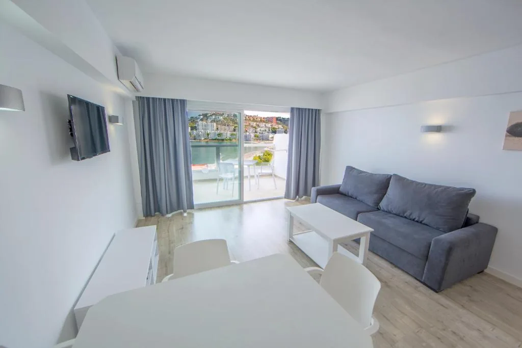 Apartamento de 1 dormitorio con vistas al mar (3 adultos + 1 niño) — Pierre & Vacances Mallorca Portofino