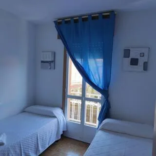 Quarto Duplo com WC partilhado - 2 camas — Pilgrim Rooms