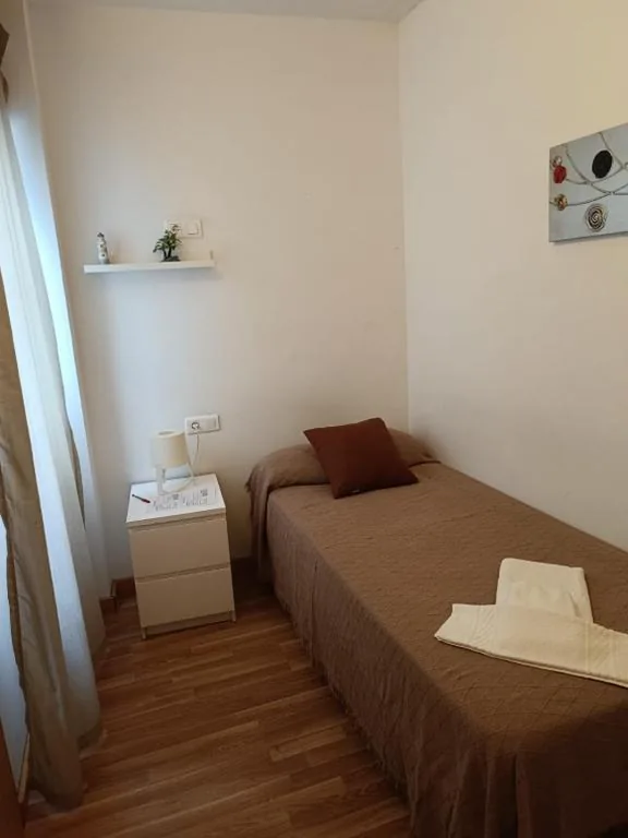 Quarto Individual Standard com casa de banho partilhada — Pilgrim Rooms