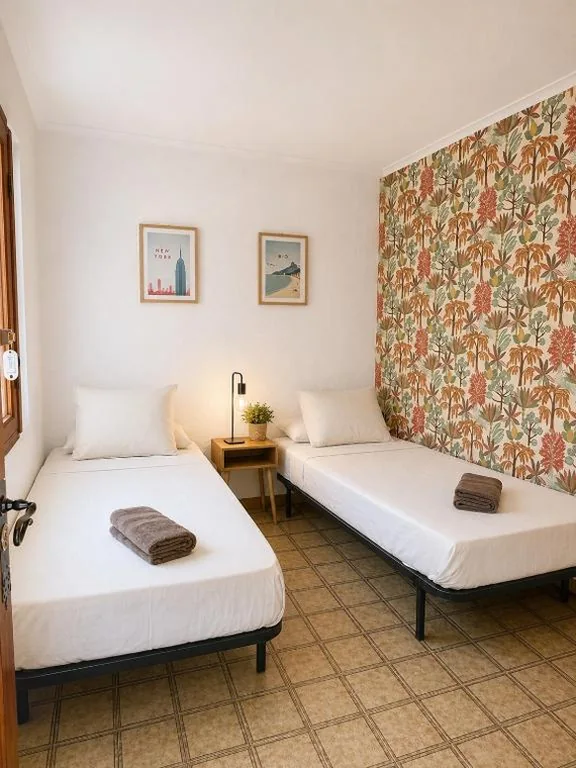 Doppelzimmer mit 2 Betten — Pink Lemon House