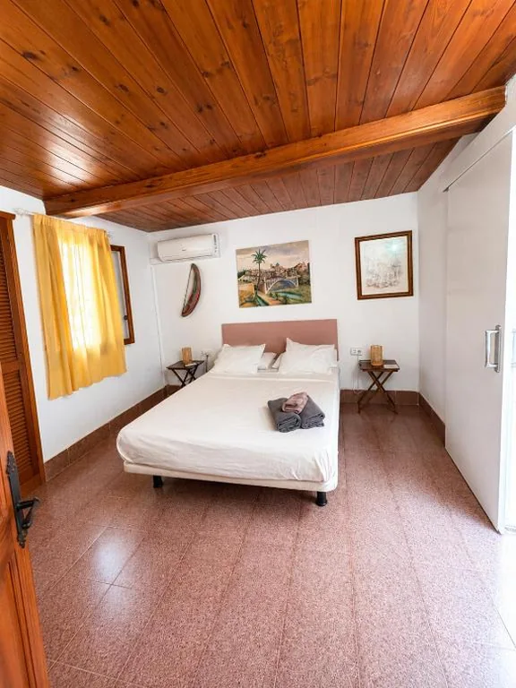 Doppelzimmer mit eigenem Bad — Pink Lemon House
