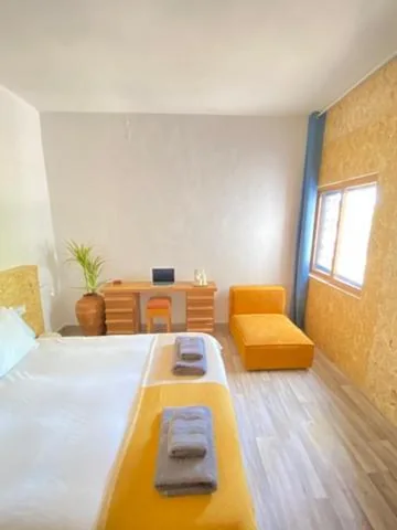 Großes Doppelzimmer — Pink Lemon House
