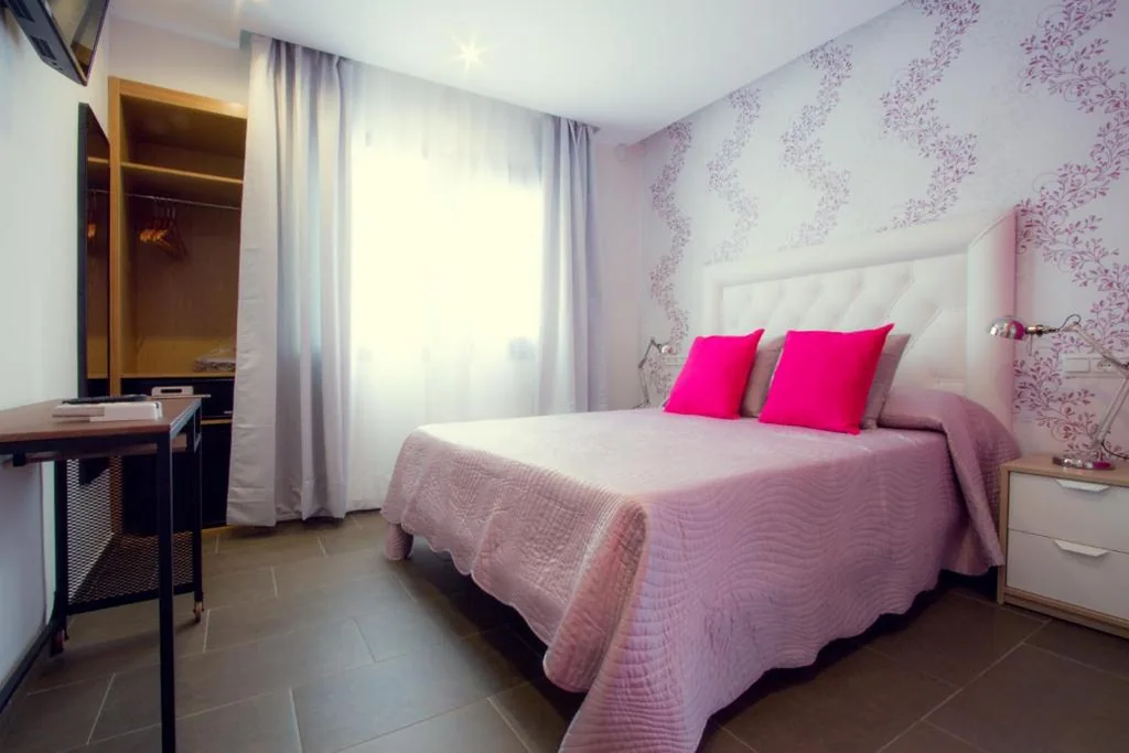 Doppelzimmer mit Poolblick — Pixel