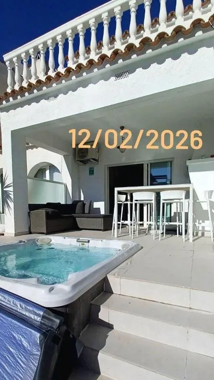 Villa met 3 slaapkamers — Plage à 500 m, Maison haut de gamme avec amarre privée, accès mer en 5 min sans pont, jacuzzi