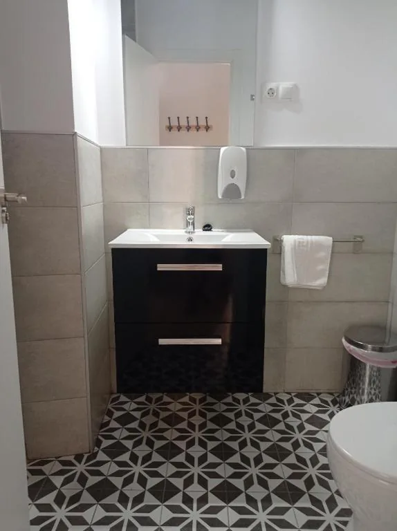 Bett im gemischten 4-Bett-Gemeinschaftsschlafsaal — Planeta Cadiz Hostel