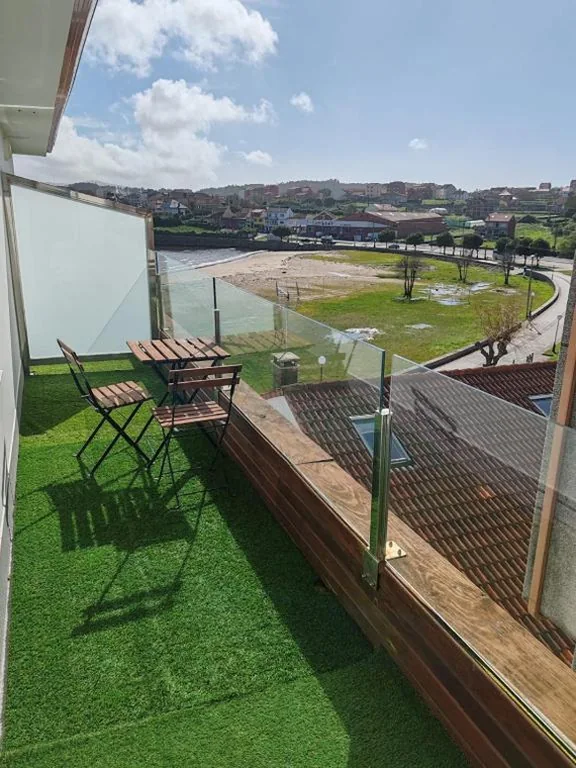 Double Room with Balcony and Street View — Playa de Camariñas