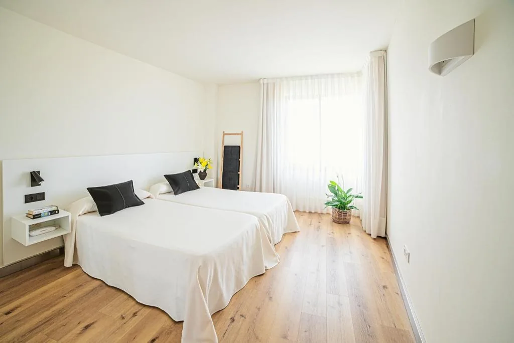Appartement Premium avec terrasse (2 adultes + 1 enfant) — Playas de Liencres - Hotel & Apartamentos