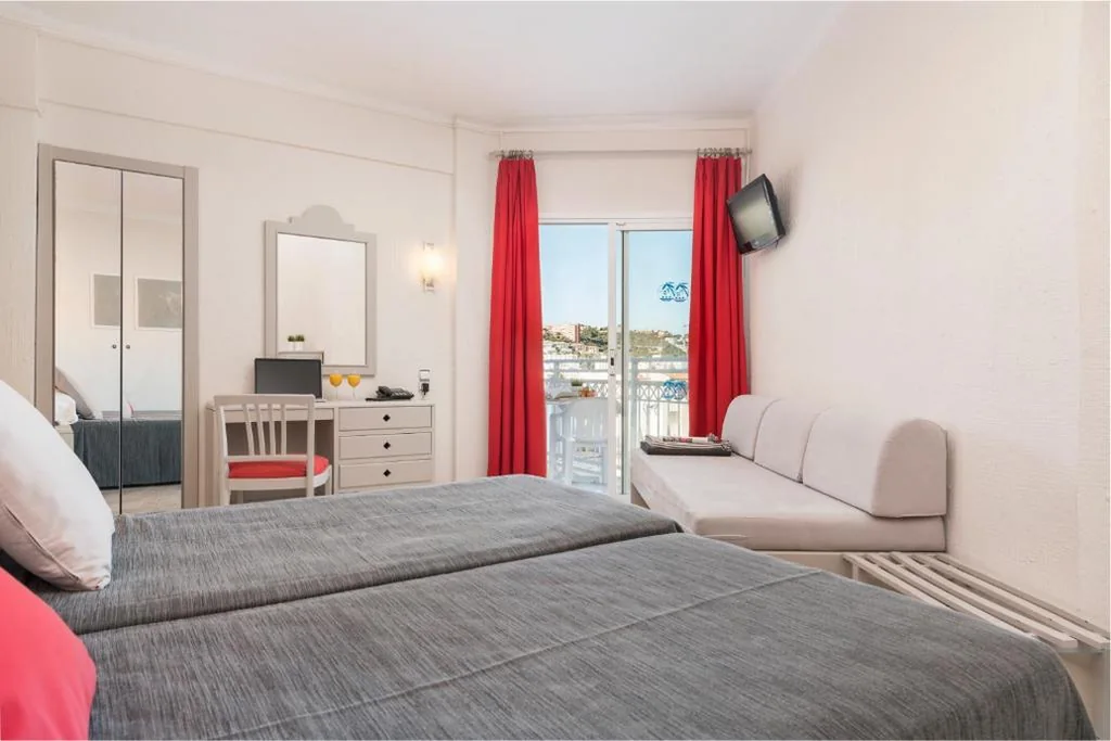 Chambre Triple avec balcon — Playas del Rey