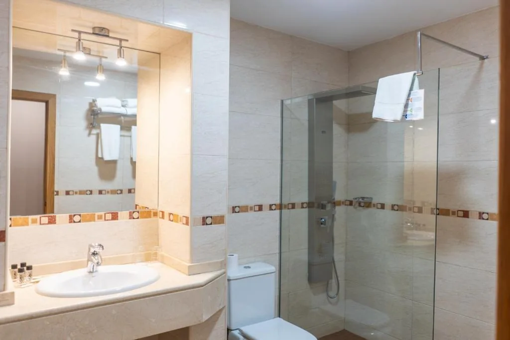 Doppelzimmer mit 2 Betten — Plaza Alaquàs