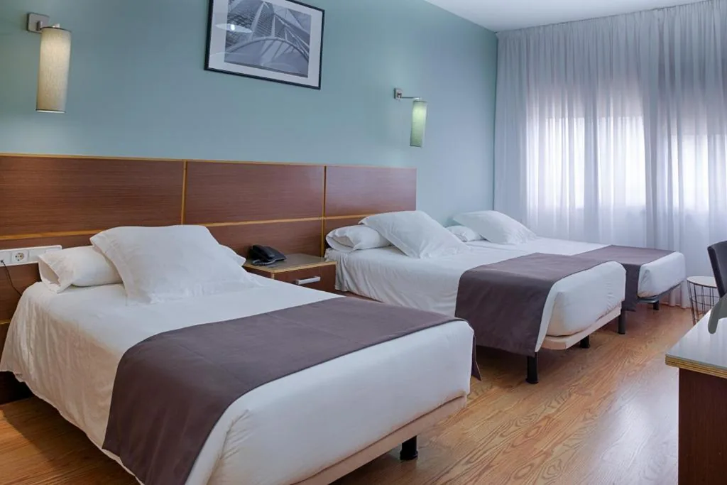 Deluxe-Dreibettzimmer — Plaza Alaquàs