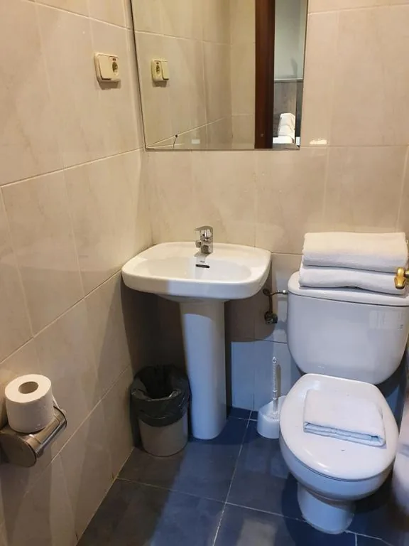 Habitación Doble con cama supletoria — Plaza Dort Rooms IV