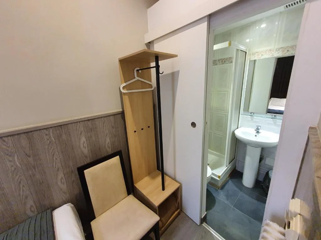 Habitación Individual Pequeña — Plaza Dort Rooms IV