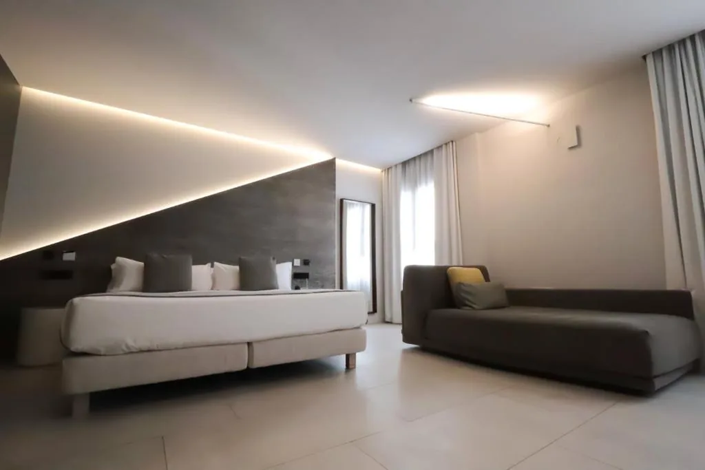 Suite Estándar — Plaza Mercado by MYR Hotels