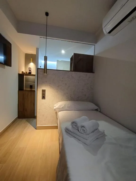Habitación Individual con baño privado — Plaza Rooms