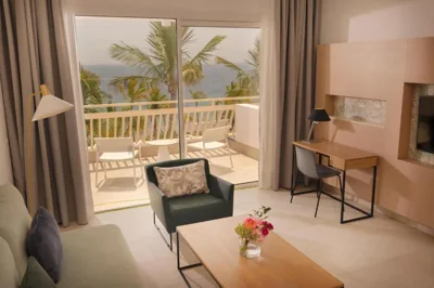 Plus Fariones Suite Hotel — foto 4