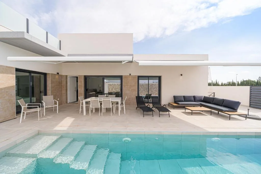Villa — Pocomas