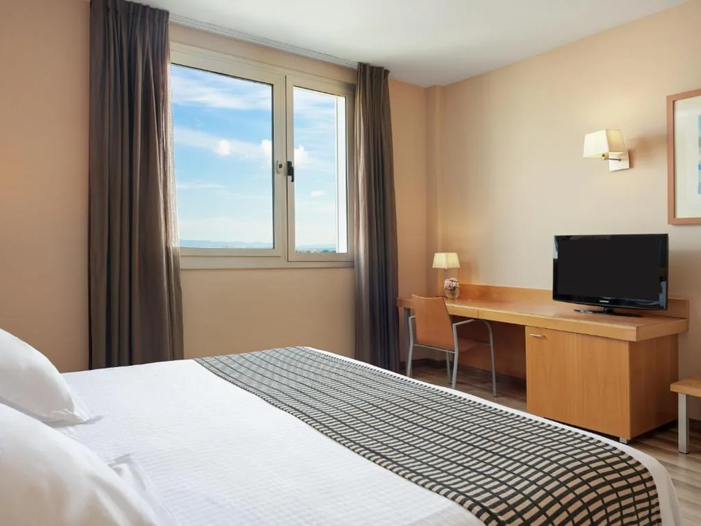 Standard Double Room - 2 beds — Ponient Vila Centric by PortAventura World - Available rates with tickets to PortAventura Park & Ferrari Land