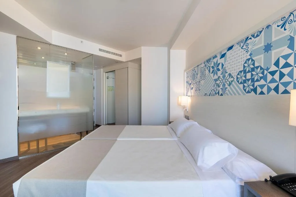 Chambre double Superior (1 adulte + 1 enfant) — Port Benidorm Hotel & Spa 4* Sup