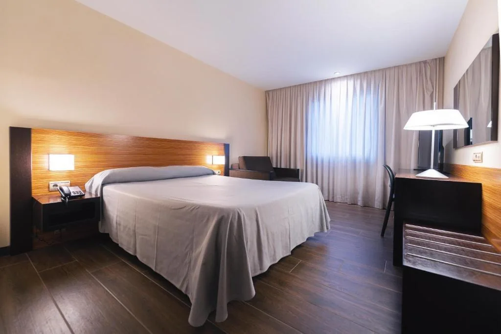 Chambre double Confort (1 adulte) - 1 ou 2 lits — Port Elche