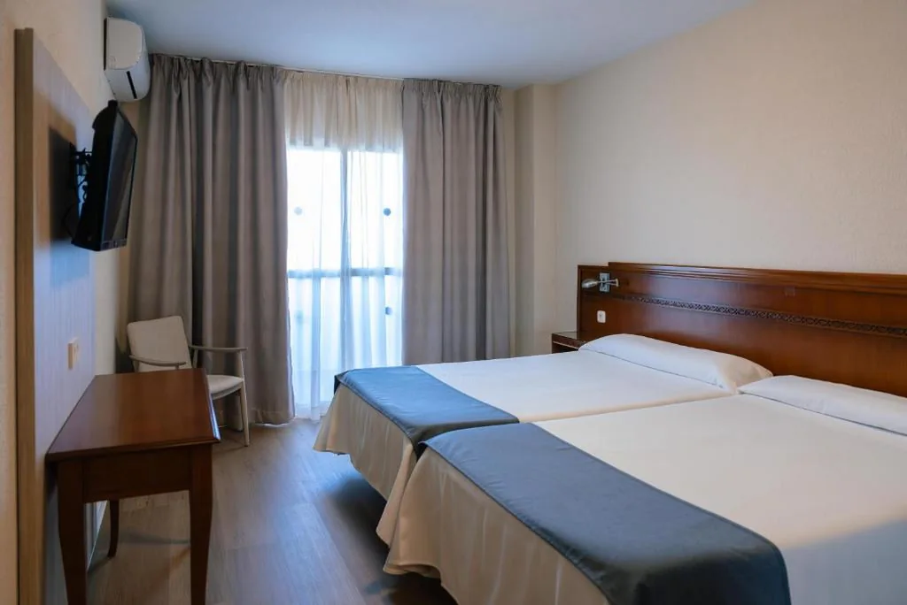 Appartamento con 1 camera da letto e vista mare (2 adulti + 2 bambini) — Port Europa