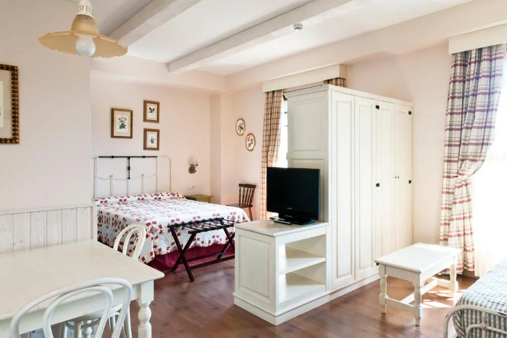 Chambre Familiale avec accès à PortAventura Park (2 adultes + 3 enfants) + 1 billet pour Ferrari Land — PortAventura Hotel Gold River - Includes unlimited access to PortAventura Park & 1 access to Ferrari Land