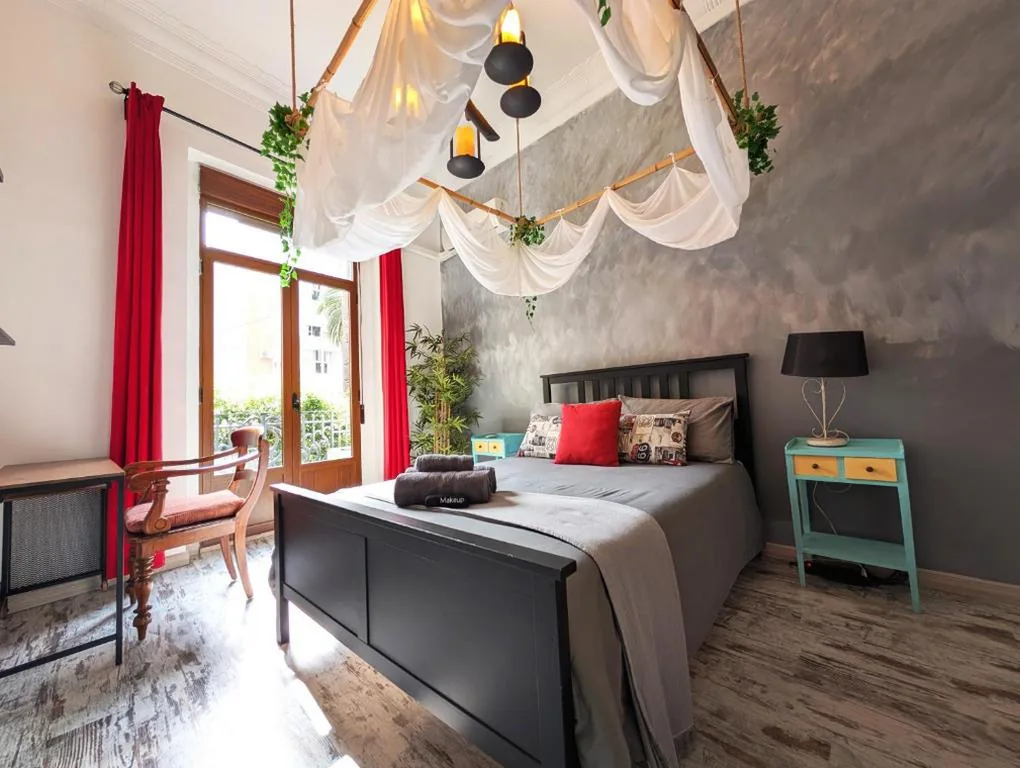Habitación Doble con baño compartido — Portrait Boutique Guesthouse