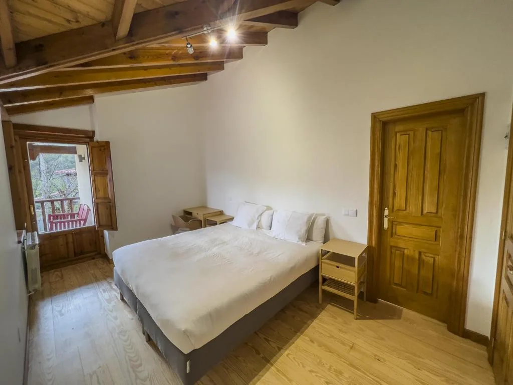 Camera doppia con bagno privato — Posada Cabañes