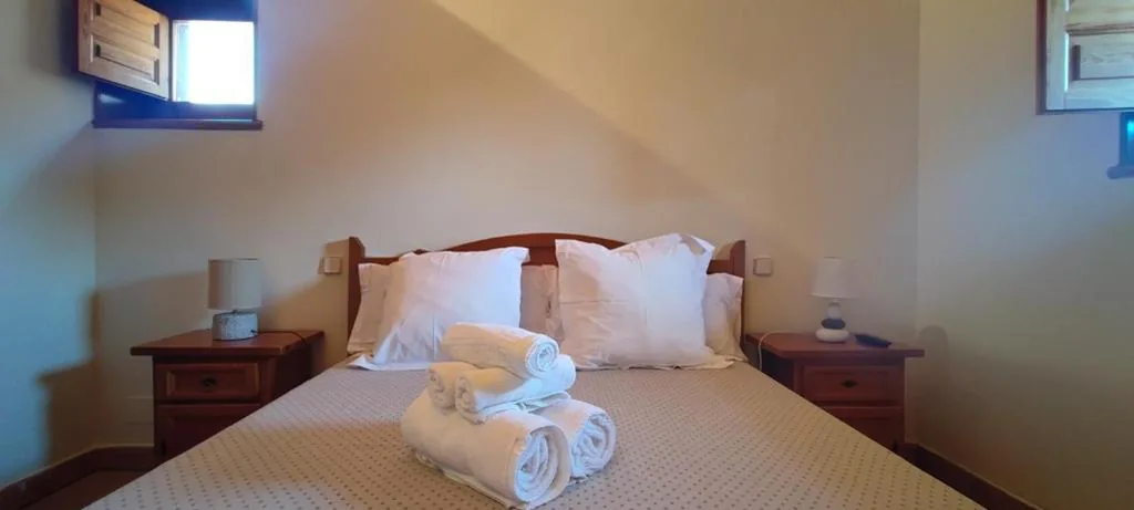 Doppelzimmer — Posada de Serrada