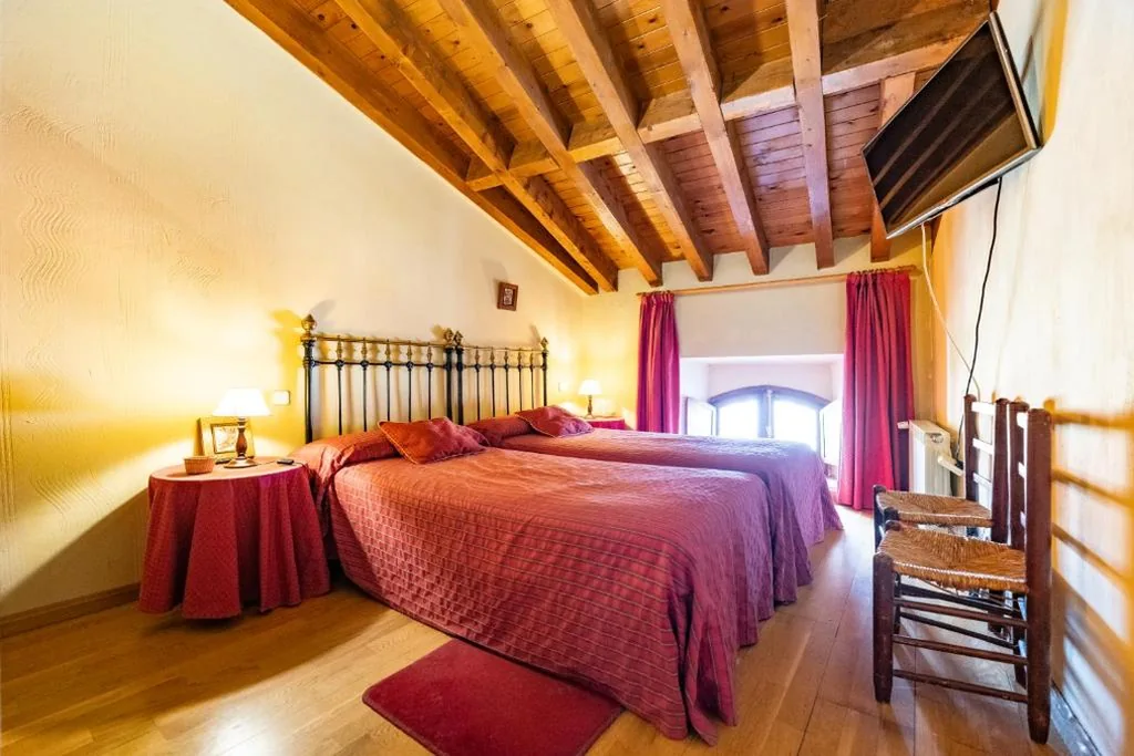 Tweepersoonskamer met badkamer - 2 bedden — Posada El Aprisco Manjirón