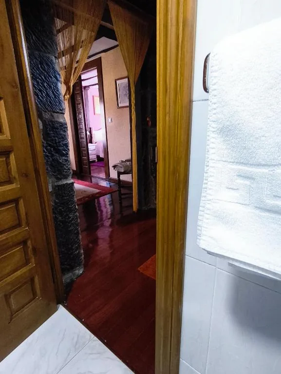 Tweepersoonskamer met externe eigen badkamer — Posada El Hondal