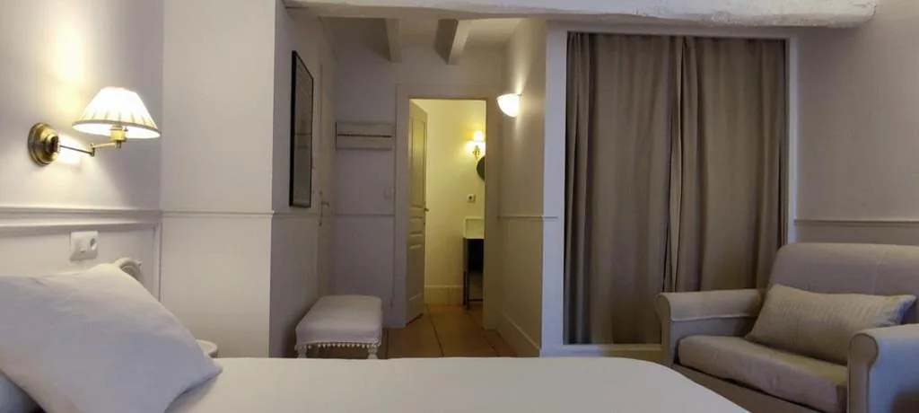 Double Room with Private Bathroom — Posada La Panadería