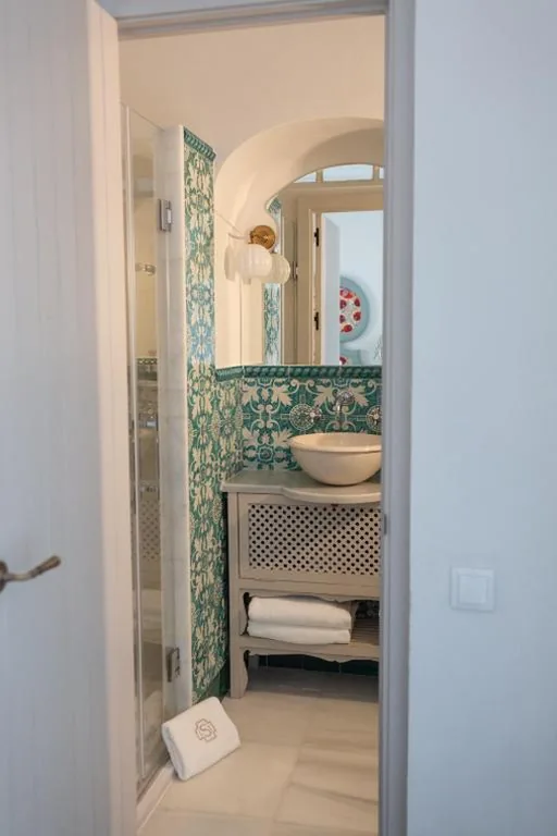 Habitación Doble Deluxe — Posada La Sacristía Tarifa