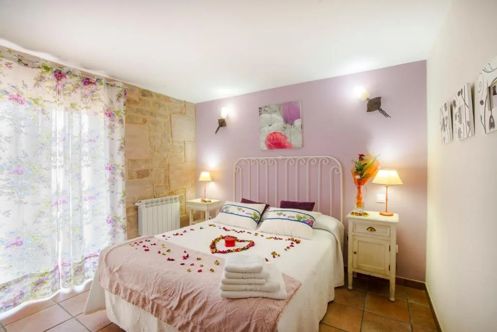 Camera doppia con bagno privato — Posada Las Tres Mentiras de Santillana del Mar