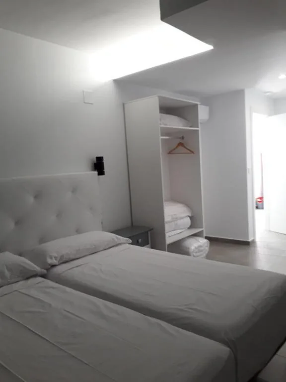 Großes Doppelzimmer mit 2 Betten — Posada Maria Santa Pola