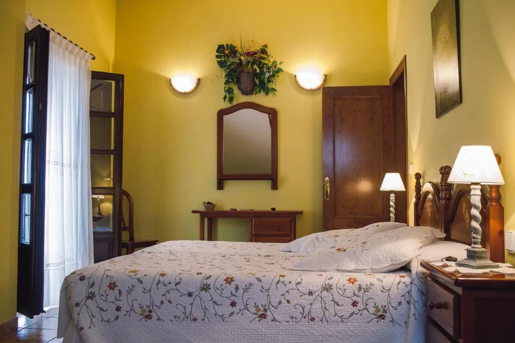 Quarto Triplo Básico — Posada Marina