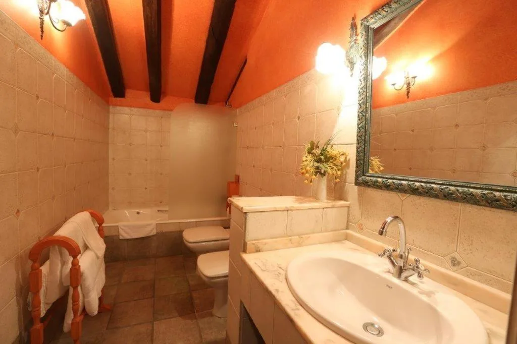 Habitación Doble con baño privado — Posada Palacio de Beola by Clabao