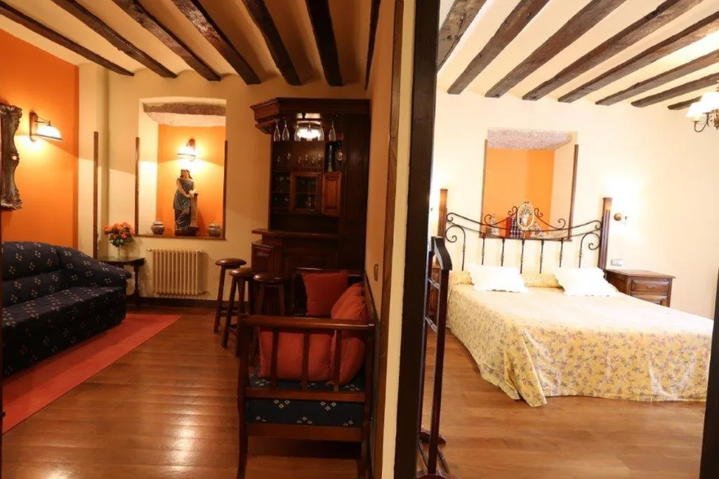 Habitación Doble Grande — Posada Palacio de Beola by Clabao
