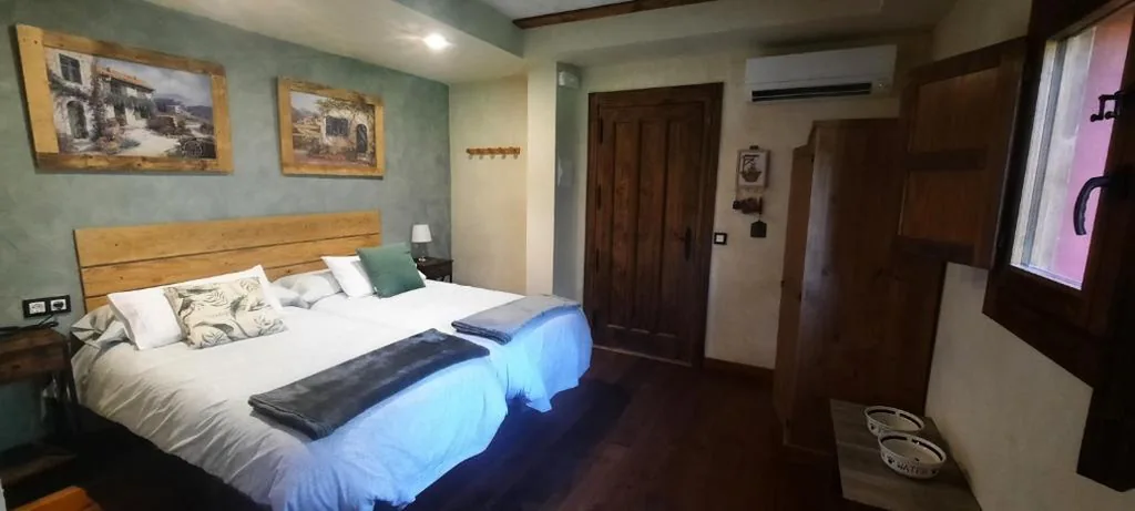 Habitación Doble Grande — Posada PetFriendly El Molino de Cantabria - Hotel Rural B&B -