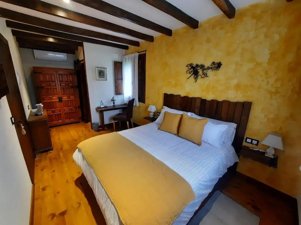 Habitación Doble — Posada PetFriendly El Molino de Cantabria - Hotel Rural B&B -