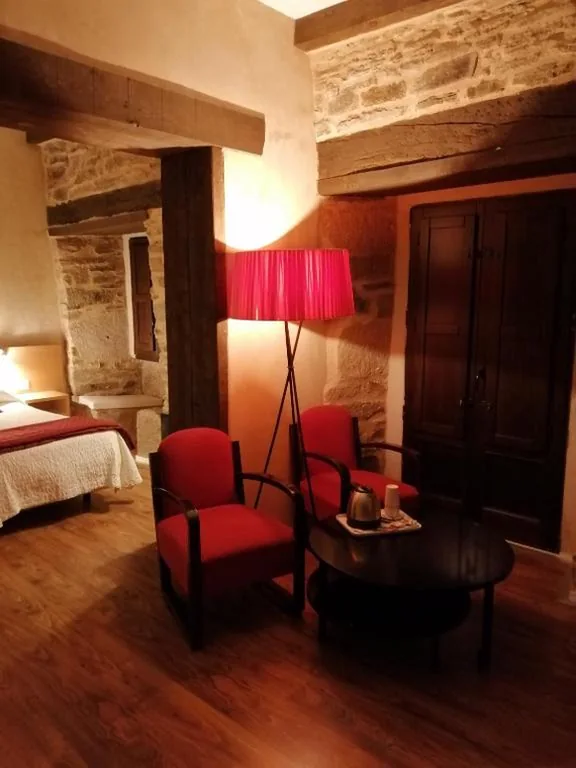 Suite con bañera de hidromasaje — Posada Real de Las Misas