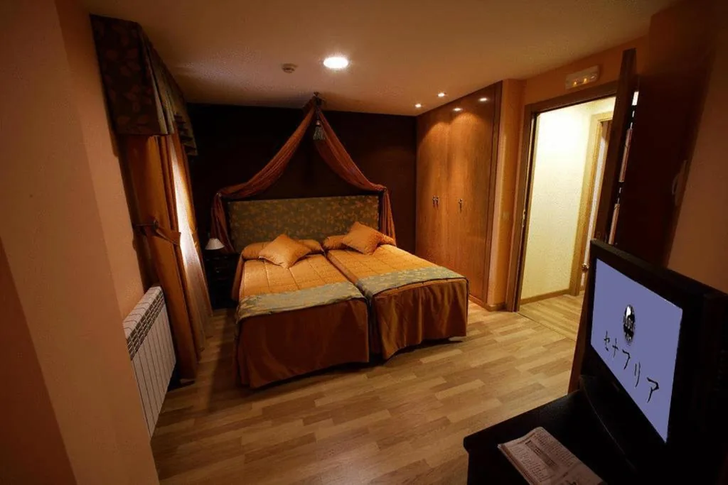 Dreibettzimmer — Posada Real La Yensula