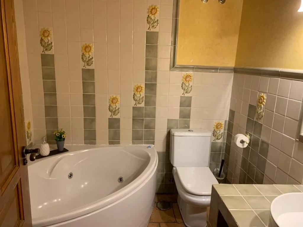 Deluxe-Doppelzimmer mit Whirlpool – 1 oder 2 Betten — Posada Restaurante Fuenteplateada