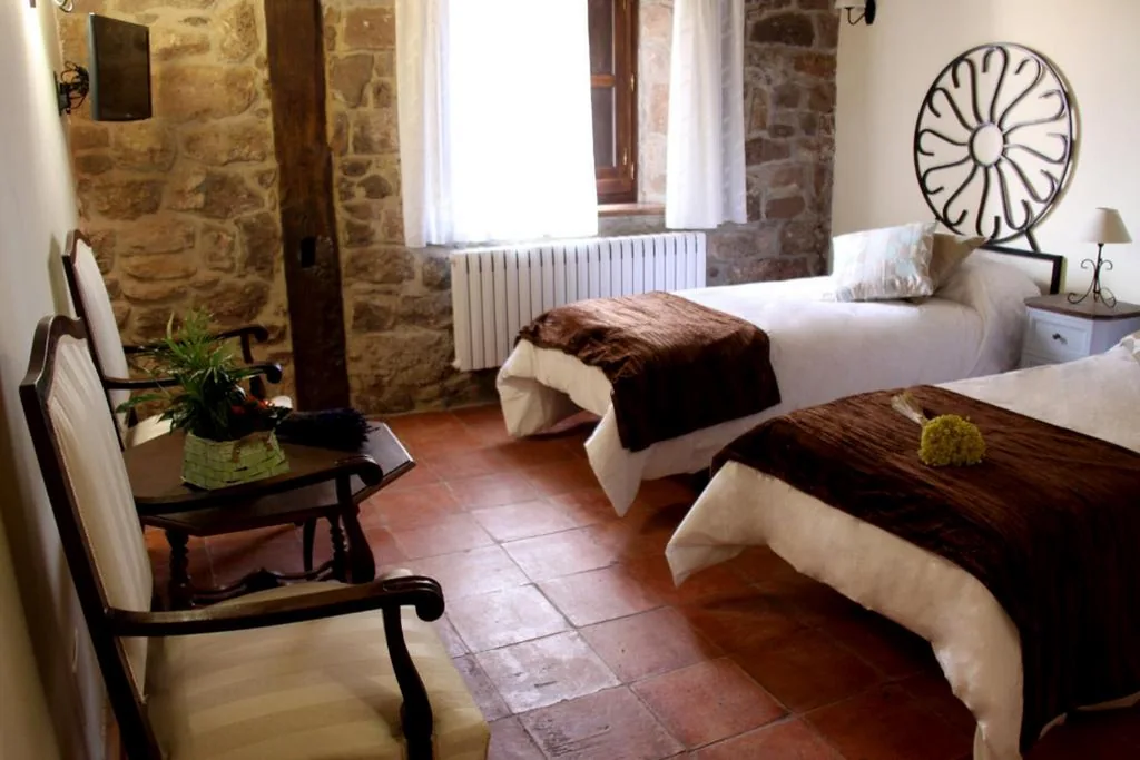 Habitación Doble Estándar N 2 - 2 camas — Posada Rural La Piñorra